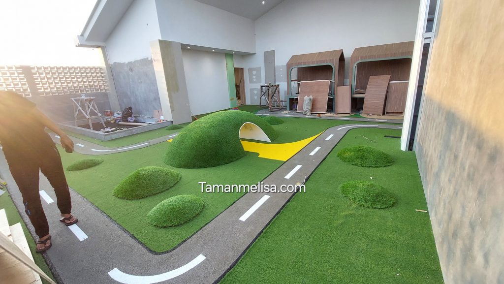 Rumput sintetis taman playground