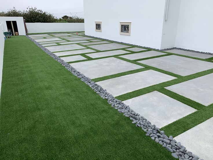 rumput sintetis swiss halaman belakang rumah